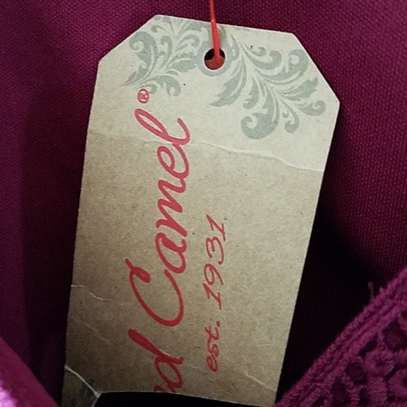 RED CAMEL RED VEE NECK SLEEVE LACED TOP. XS - Picture 5 of 8